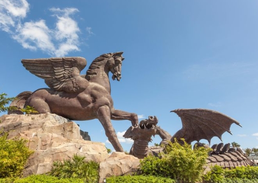 pegasus horse statue